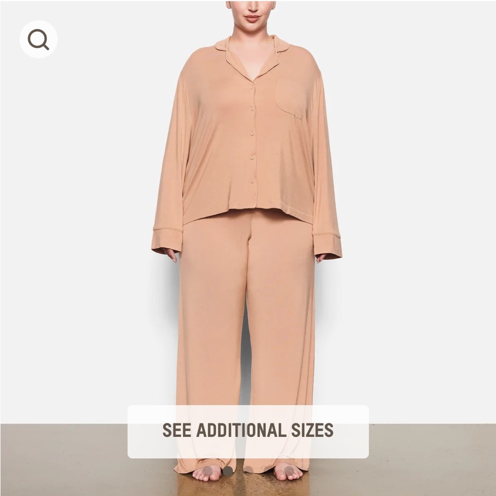 NWT Skims sleep set.